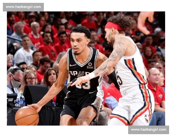 三年速成记！马刺三连胜解锁重建终章