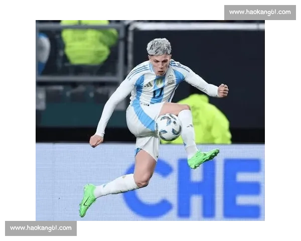 加纳乔首球致敬 C 罗引热议,切尔西遭 93 分钟绝杀 加纳乔首球致敬 C 罗引热议,切尔西遭 93 分钟绝杀